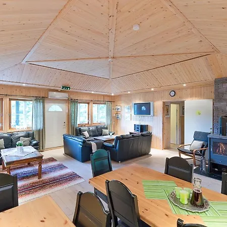 Lodge & *