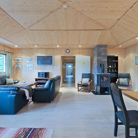 Lodge & *